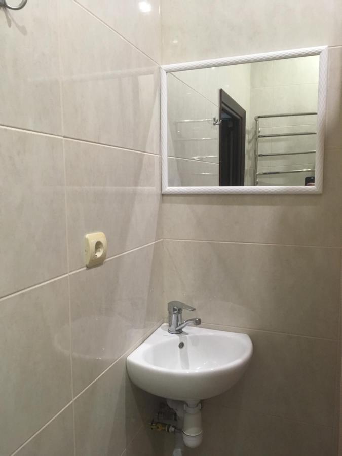 Mini-Hotel Neptun Ровно Экстерьер фото