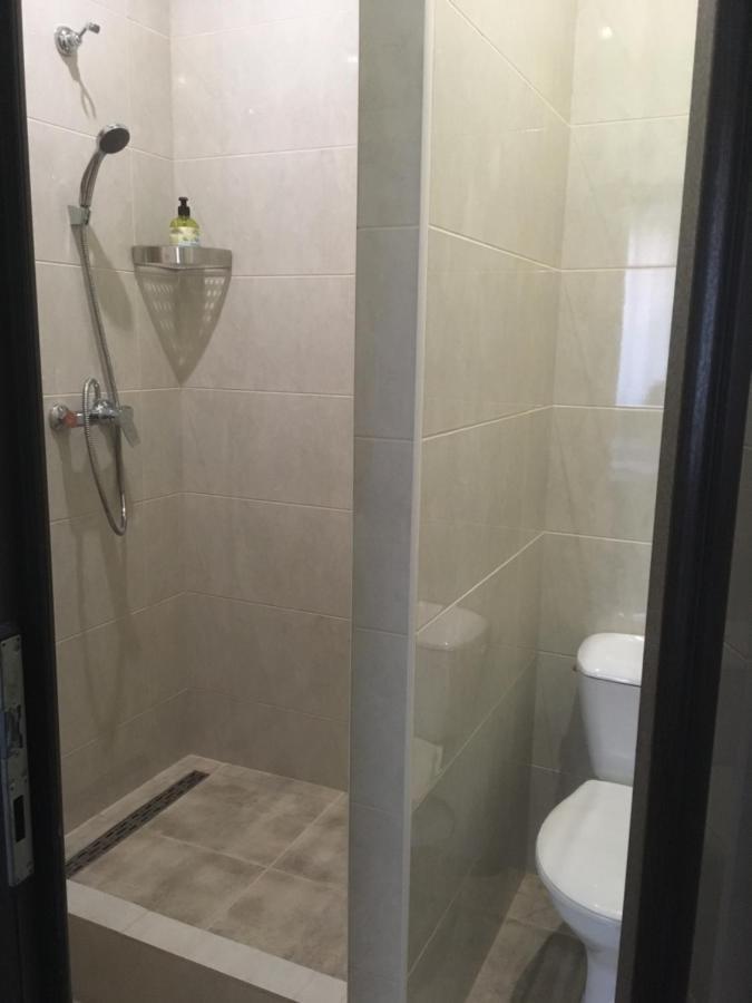 Mini-Hotel Neptun Ровно Экстерьер фото