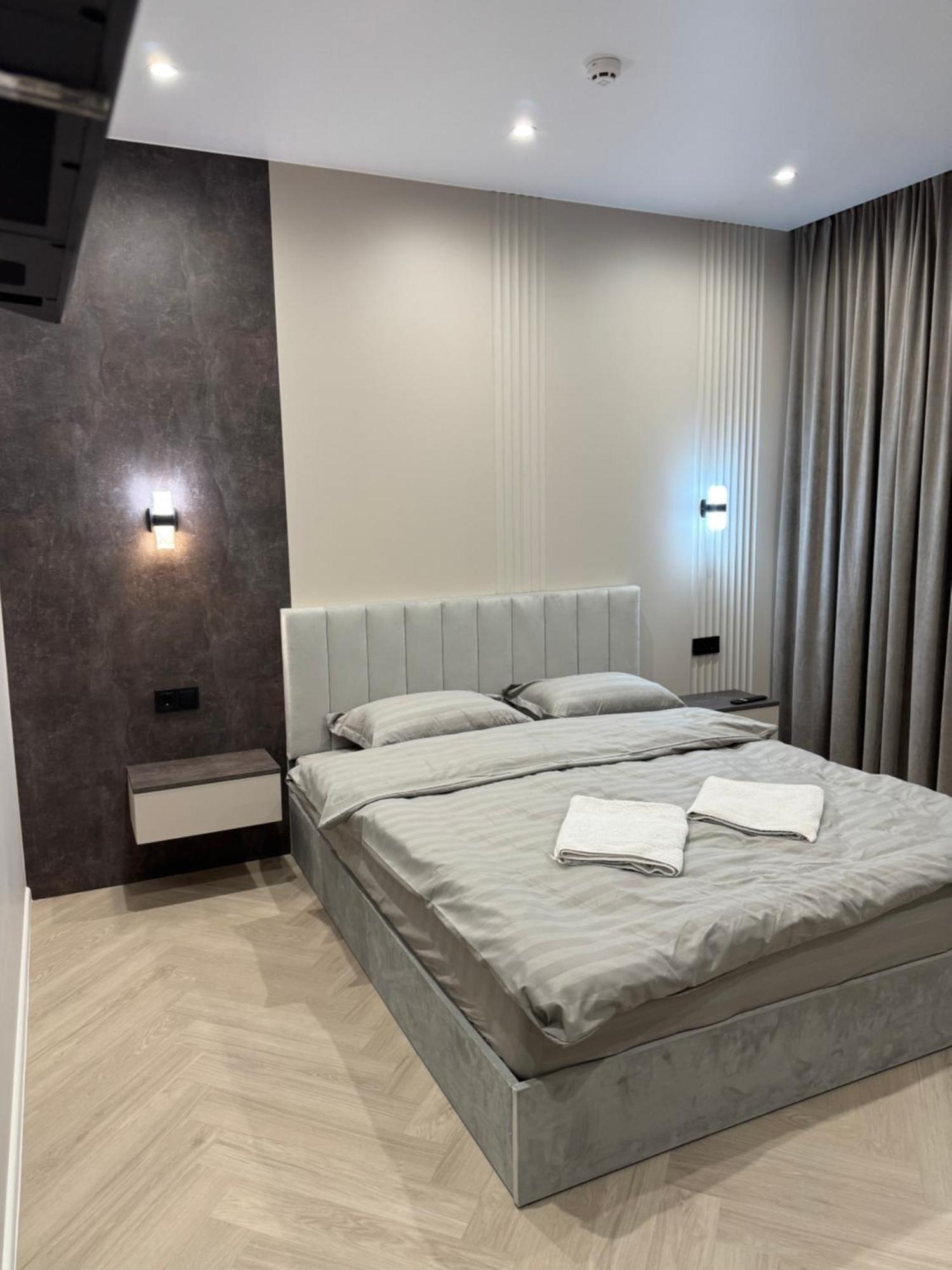 Mini-Hotel Neptun Ровно Экстерьер фото