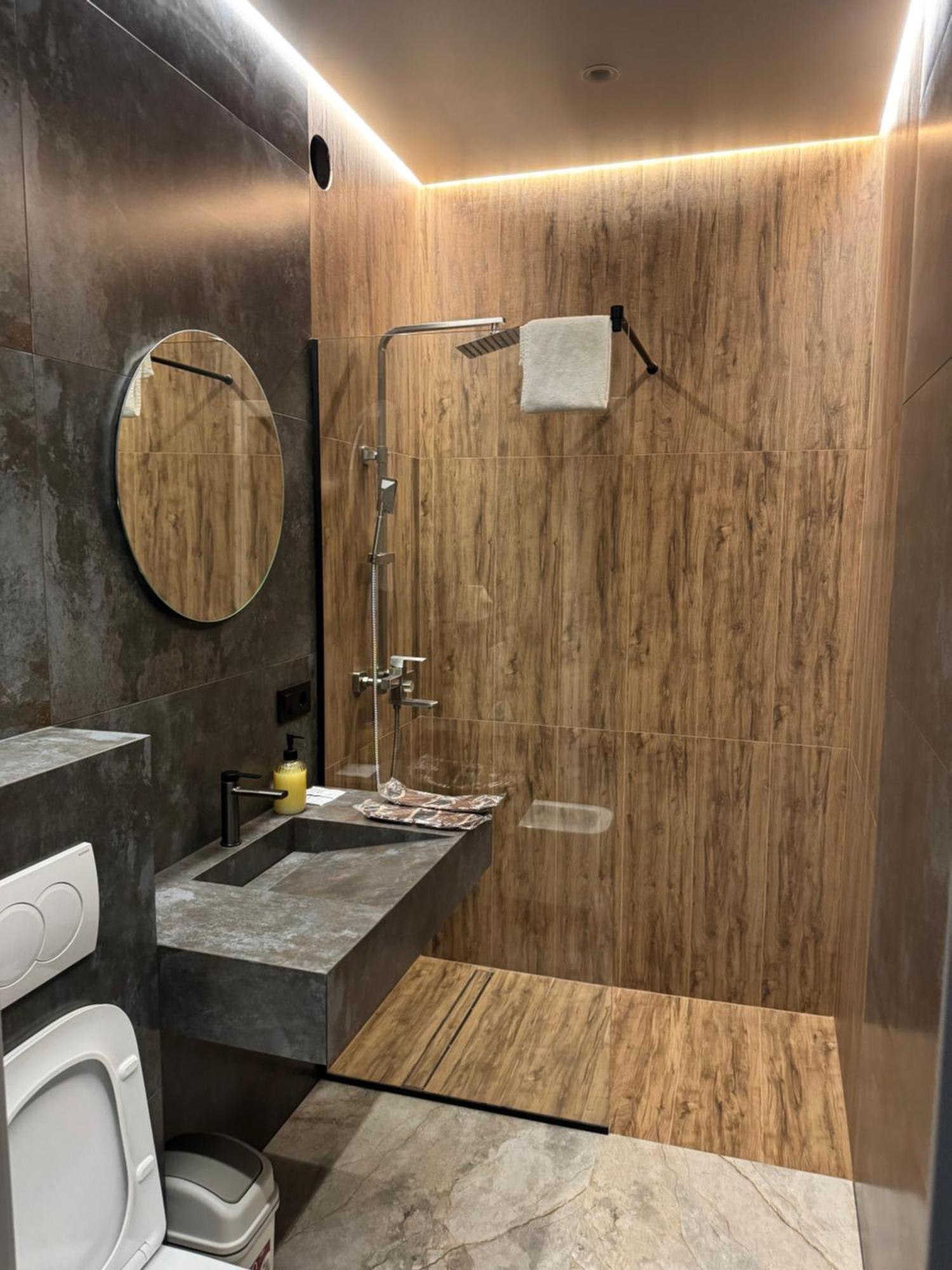 Mini-Hotel Neptun Ровно Экстерьер фото