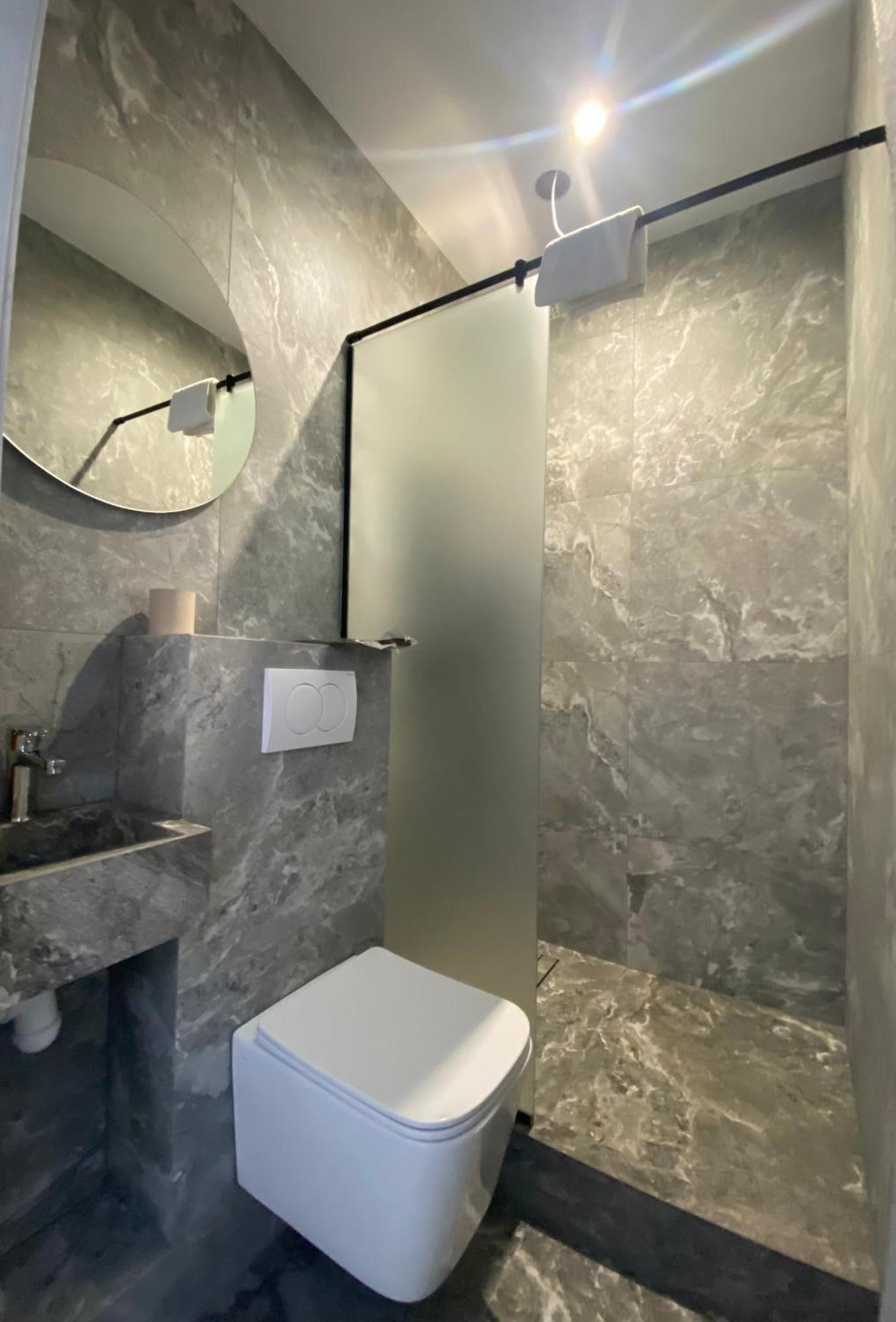 Mini-Hotel Neptun Ровно Экстерьер фото