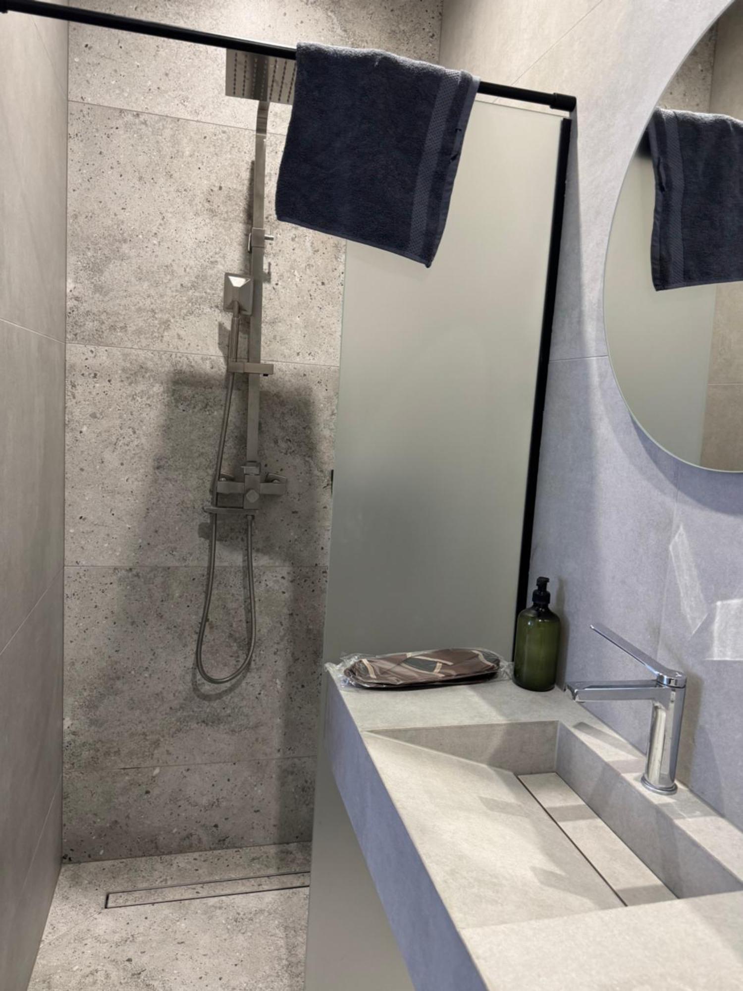 Mini-Hotel Neptun Ровно Экстерьер фото